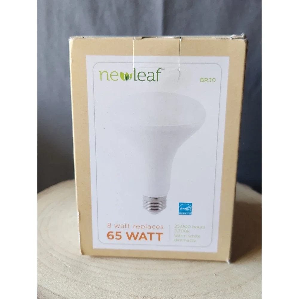 NewLeaf LED 2700K Warm White Flood Light Bulb 8 Watt 25K Hours‎ dimmable BR30 8w